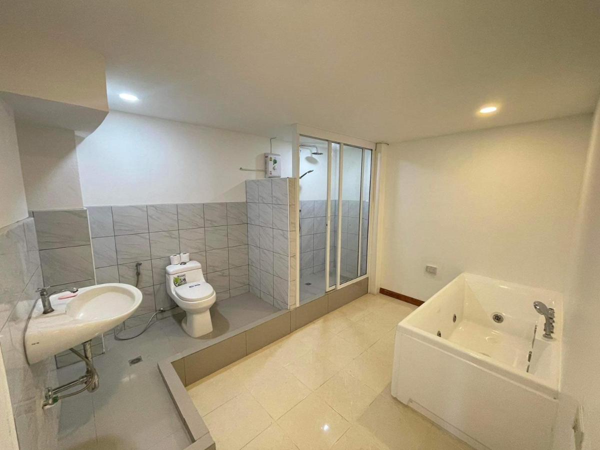 The Sports Lounge Hotel Pattaya Bagian luar foto